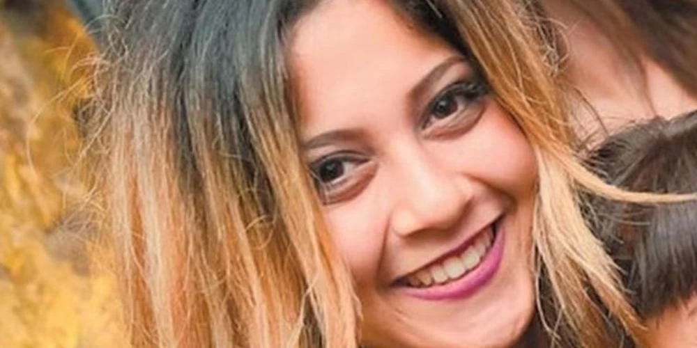 Κατέβηκε από την ταράτσα η μητέρα της Λίνας Κοεμτζή – Γιατί σκέφτεται την αυτοκτονία